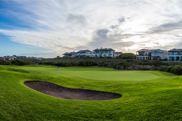 Putting, chipping & golf coaching for all ages with EOGA at Atlantic Beach Links, Melkbosstrand